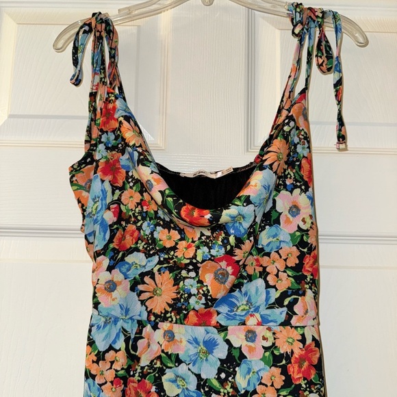 Francesca’s Floral Cowl Neck Dress! - Picture 4 of 5